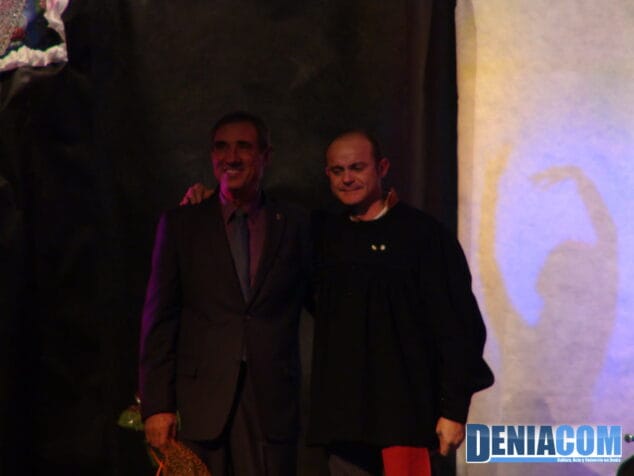 16 Presentación de la Falla Centro 2013 Pleitesías