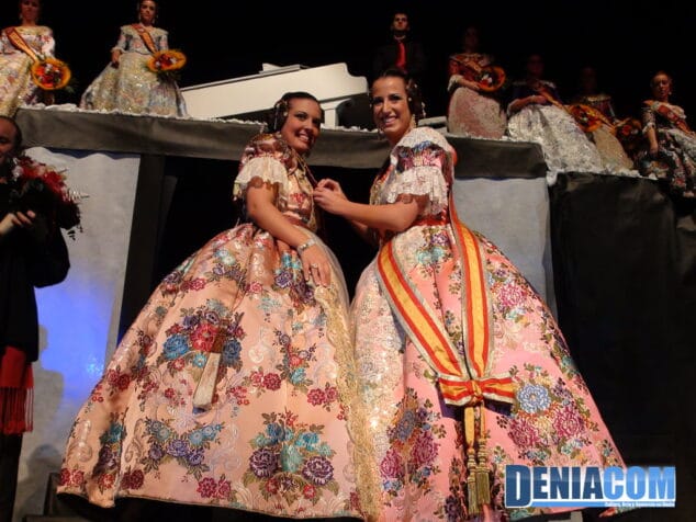 19 Presentación de la Falla Centro 2013 Pleitesías