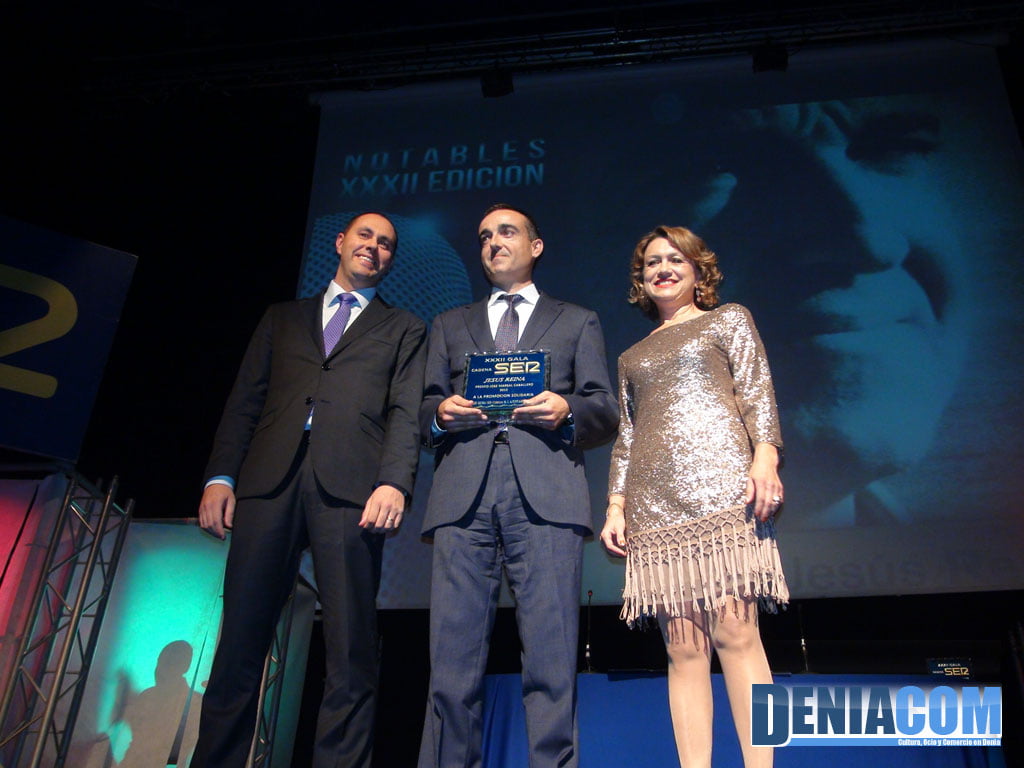 20 Gala Notables 2012 – Entrega del premio a la promoción solidaria
