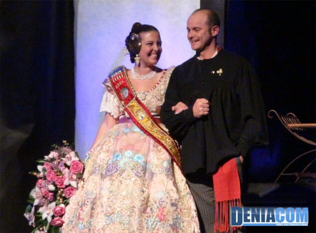23 Presentación de la Falla Centro 2013