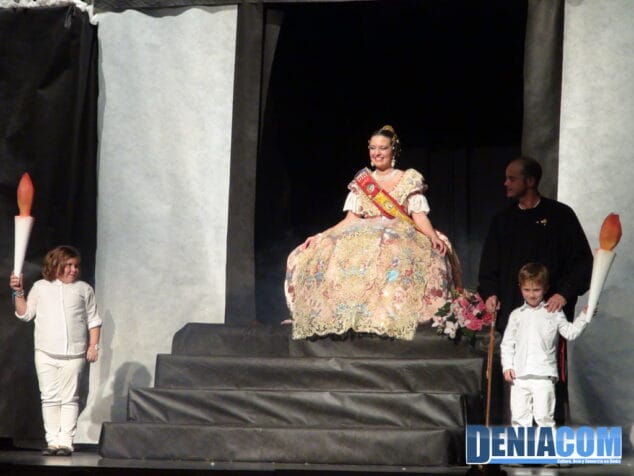 24 Presentación de la Falla Centro 2013