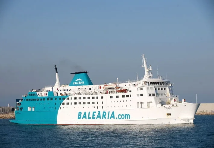 Buque Daniya de Baleària Buque Daniya de Baleària