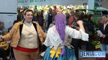 Danzas tradicionales en el Mercat de Dénia