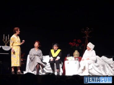 El enfermo imaginario de Moliere interpretado por las Aulas de la Experiencia de Dénia