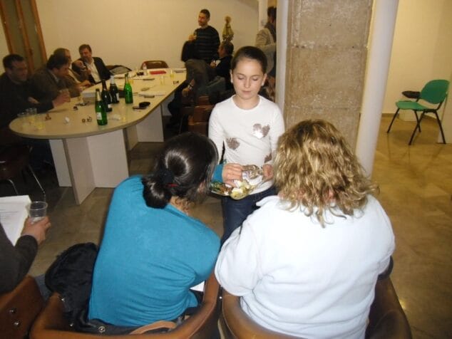La Junta Local Fallera de Dénia adelanta su Asamblea por la Navidad 5 Merienda por la Asamblea de la Junta Local Fallera