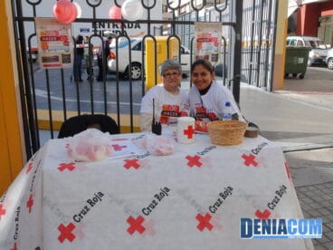 Mesa Cruz Roja Dénia Día de la Banderita