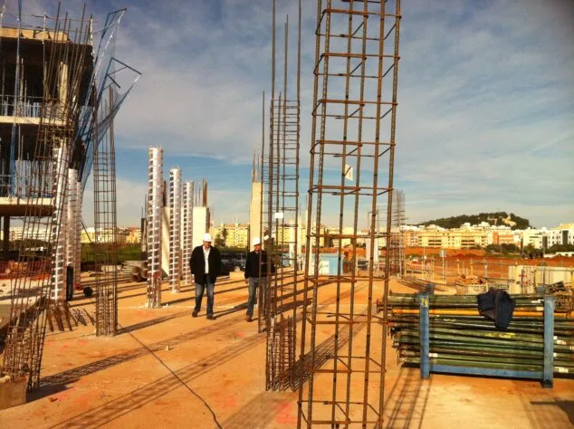 El Ayuntamiento adecúa el camino de acceso posterior al IES Chabás y las obras en el Número 3 "siguen a buen ritmo" 2 Obras IES Nº 3 II