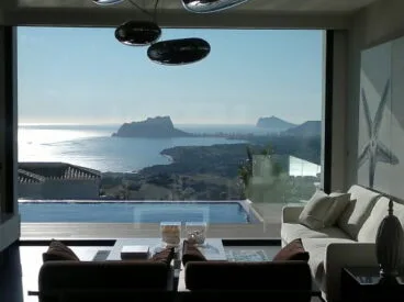 Salón decorado por Alfredo Llodrà