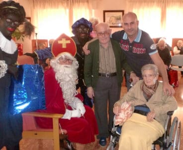 Visita de Sant Nicolau a la Residència d'ancians de Dénia