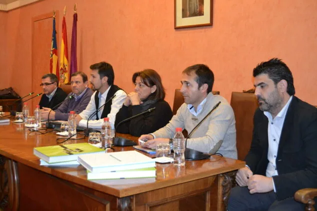 Llibrets y crítica local en la segunda charla de las Jornadas Culturales Falleras 2 Charla sobre literatura fallera 02
