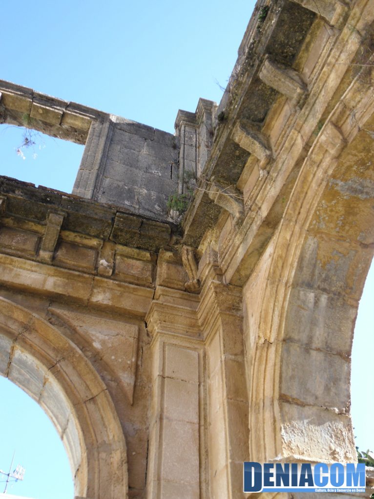 Detalle de los restos del convento de San Antonio de Dénia