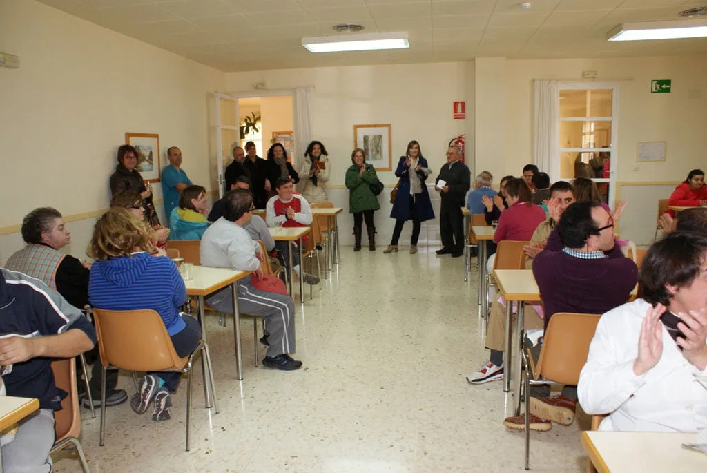 Diputadas socialistas en Dénia junto a colectivos socialistas