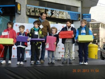 Ganadores de las categorías inferiores en la II Carrera Solidaria de Cruz Roja Dénia