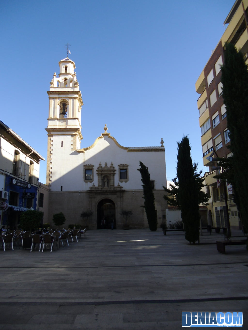 Iglesia de san Antonio en la Plaza del Convento de Dénia