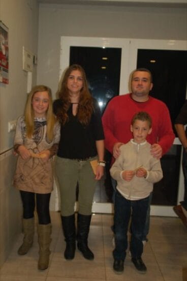 Los cargos de la Falla París Pedrera en la presentación del pergamino de la Falla