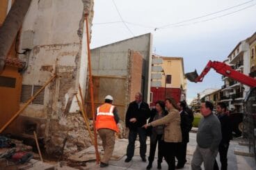 Retiran el transformador de la plaza del Consell