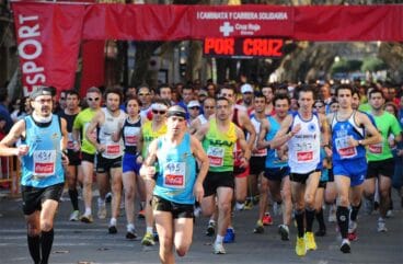 Salida de la I Carrera Solidaria de Cruz Roja Dénia