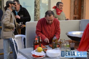 02 Paellas solidarias en el mig any de la Festa Major de Dénia