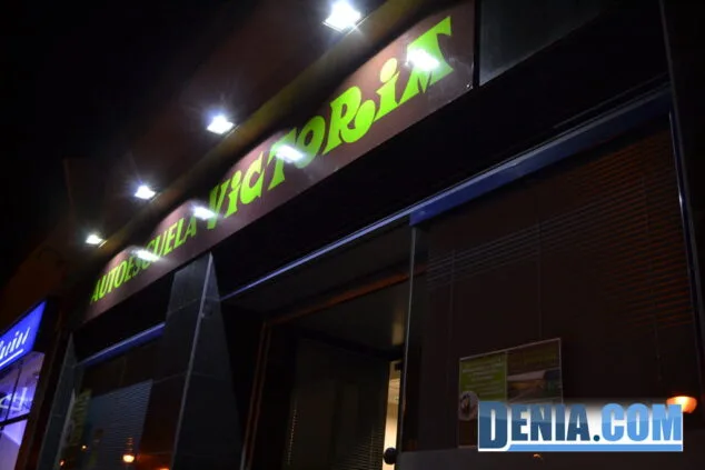 04 Inauguración de la Autoescuela Victoria en Dénia