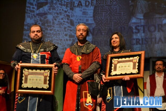 21 Presentación de capitanes Mig Any Dénia 2013 Capitán y Abanderada Cristianos