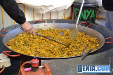 22 Paellas solidarias en el mig any de la Festa Major de Dénia