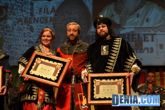 25 Presentación de capitanes Mig Any Dénia 2013 Capitán y Abanderada Moros