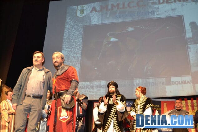 28 Presentación de capitanes Mig Any Dénia 2013 Héctor Aura gana el segundo premio de fotografía festera
