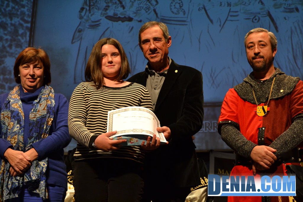 48 Presentación de capitanes Mig Any Dénia 2013 – Finalista de la segunda categoría del concurso de dibujo – Andrea Redondo