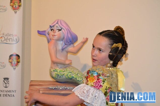 Las falleras Mayores de Dénia inauguraron la exposición del Ninot 83 83 Inauguración de la exposición del ninot en Dénia 2013