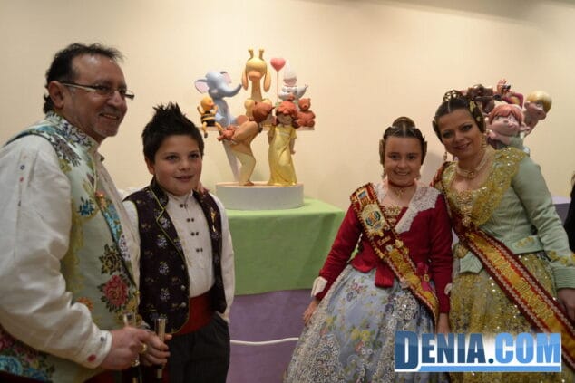 Las falleras Mayores de Dénia inauguraron la exposición del Ninot 84 84 Inauguración de la exposición del ninot en Dénia 2013