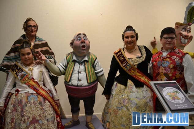 Las falleras Mayores de Dénia inauguraron la exposición del Ninot 98 98 Inauguración de la exposición del ninot en Dénia 2013