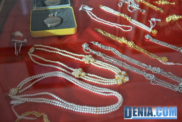 Aderezos y joyas para falleros en Dénia - L'Espolí