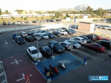 Centro Comercial Portal de la Marina, Parking exterior