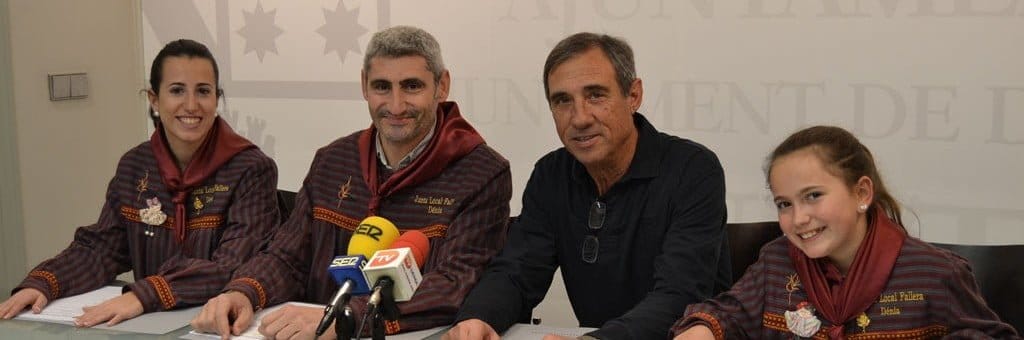 Las Falleras Mayores de Dénia presentan el programa de Fallas 2013 e1360882086509