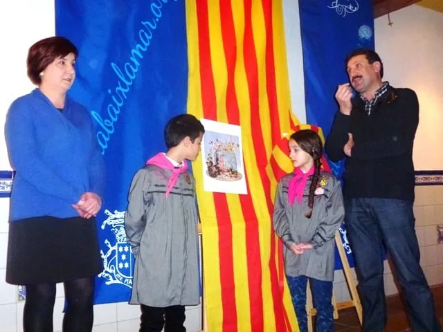 Los cargos infantiles de Baix la Mar presentan el boceto de su monumento