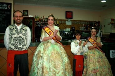 Els màxims càrrecs de l'Oest 2013 reben els seus pergamins