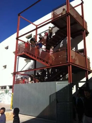 Simulacro de emergencia en el Colegio Llebeig de Dénia 01