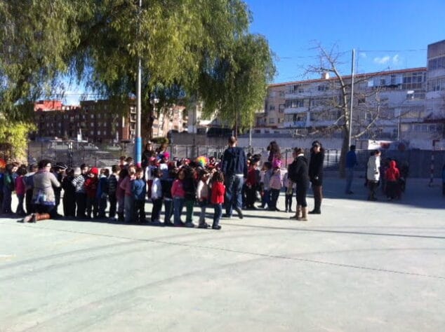 Simulacro de emergencia en el Colegio Llebeig de Dénia 03