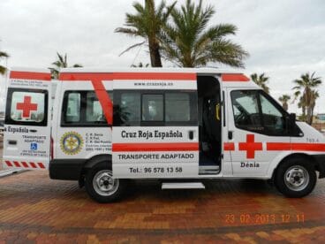 Vehíuclo adaptado donado a Cruz Roja Dénia