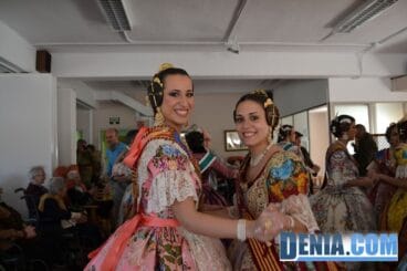 Visita de las Falleras Mayores de Dénia a la Residencia de ancianos Santa Lucía 22