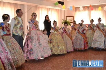 Visita de las Falleras Mayores de Dénia a la Residencia de ancianos Santa Lucía 25