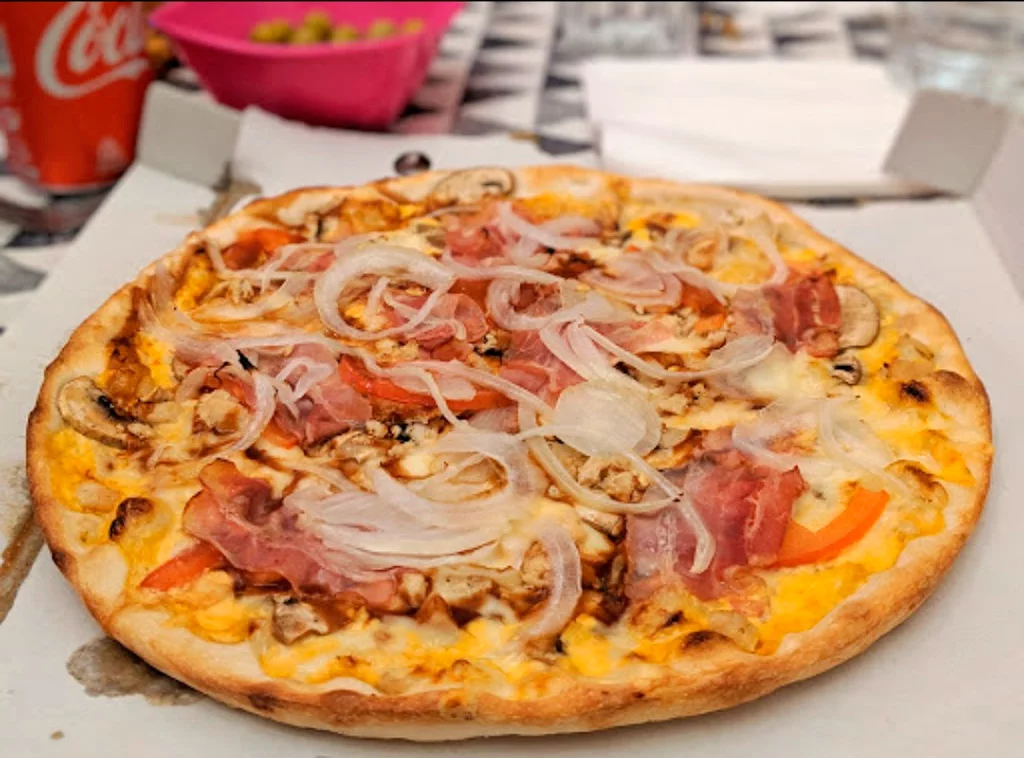 Deliciosa pizza Taormina