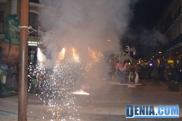 04 Cremà de las Fallas de Dénia 2013