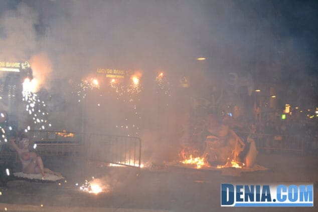 05 Cremà de las Fallas de Dénia 2013