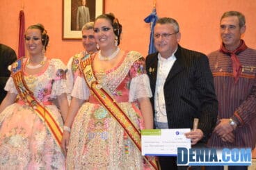 Entrega de premios de las Fallas de Dénia 2013 10 – 3er Premio Crítica Turística – Falla Baix la Mar