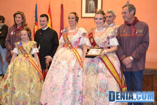 Entrega de premios de las Fallas de Dénia 2013 15 Premio Ús del valencià Falla Centro