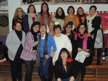 Fin del curso de sevillanas en la Falla Campaments 08
