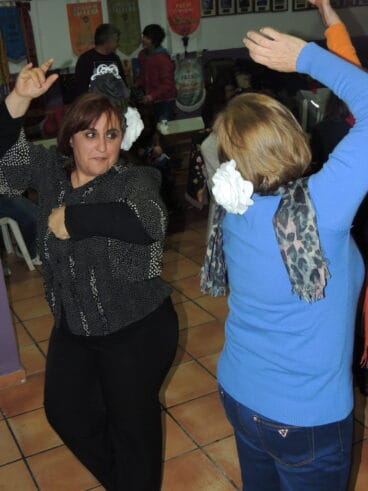 Fin del curso de sevillanas en la Falla Campaments 10