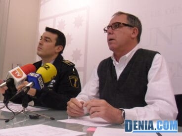 José Martínez Espasa y Javier Ygarza presentan el informe de la Policía local de Dénia 2012