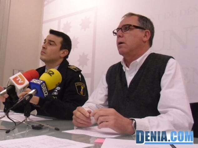 José Martínez Espasa y Javier Ygarza presentan el informe de la Policía local de Dénia 2012